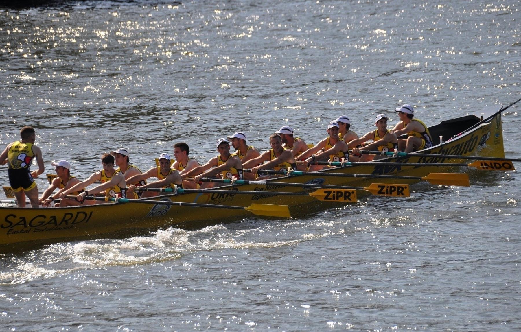 Fotografía propiedad de: Bermeo Arraun Argazkiak Foto de la regata