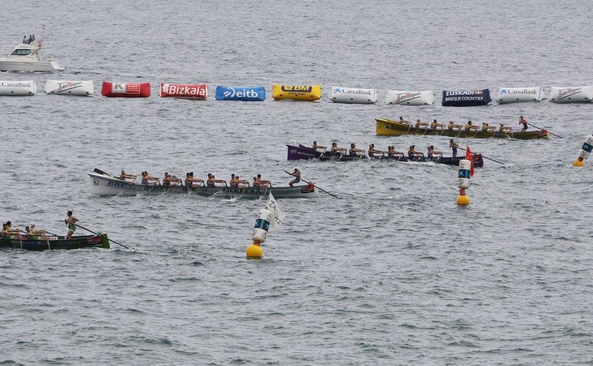 Fotografía propiedad de: Bermeo Arraun Argazkiak Foto de la regata