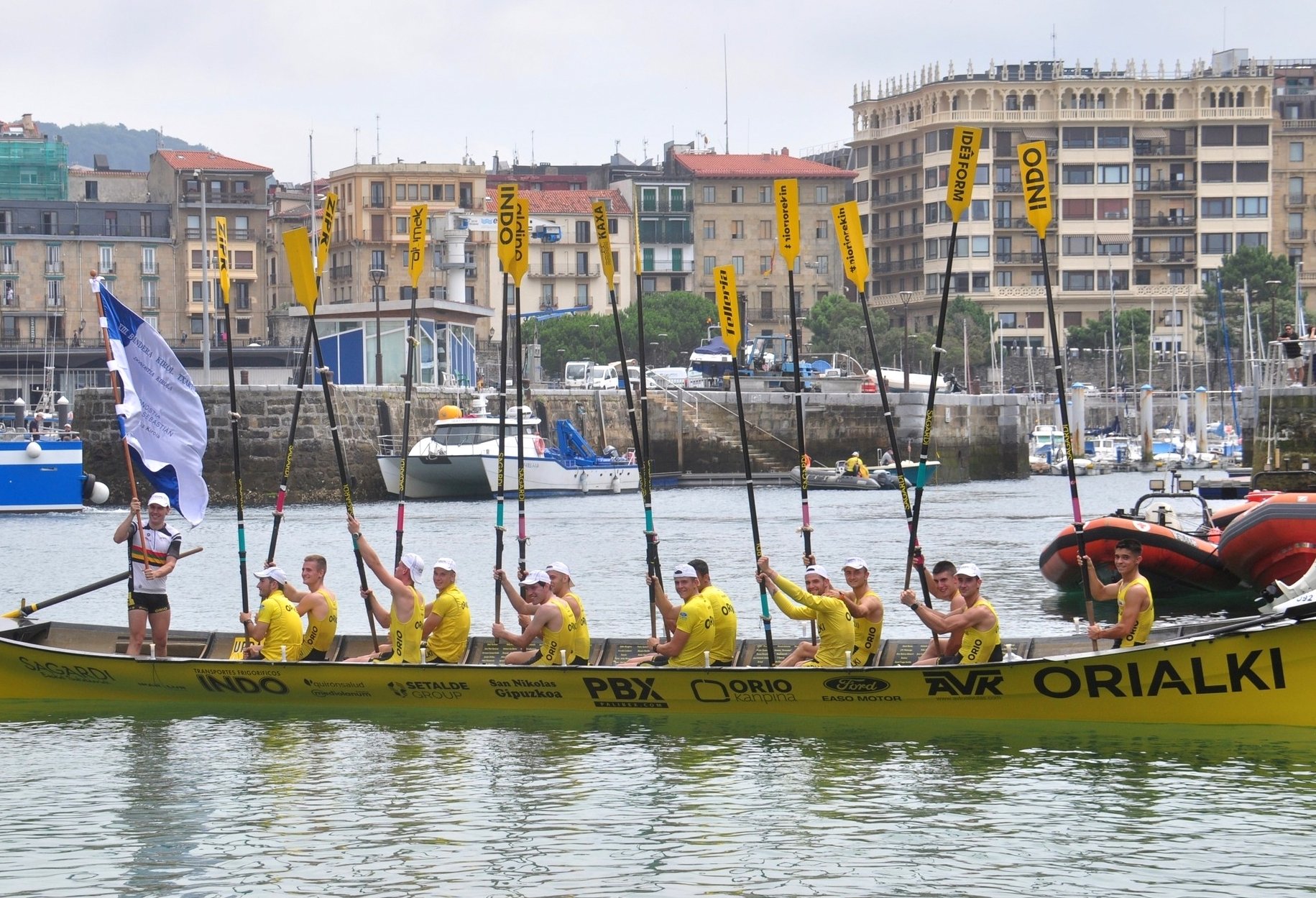 Fotografía propiedad de: Bermeo Arraun Argazkiak Foto de la regata